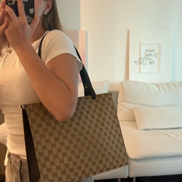 Authentic Gucci Bag - perfect for work - Picture 8 of 8